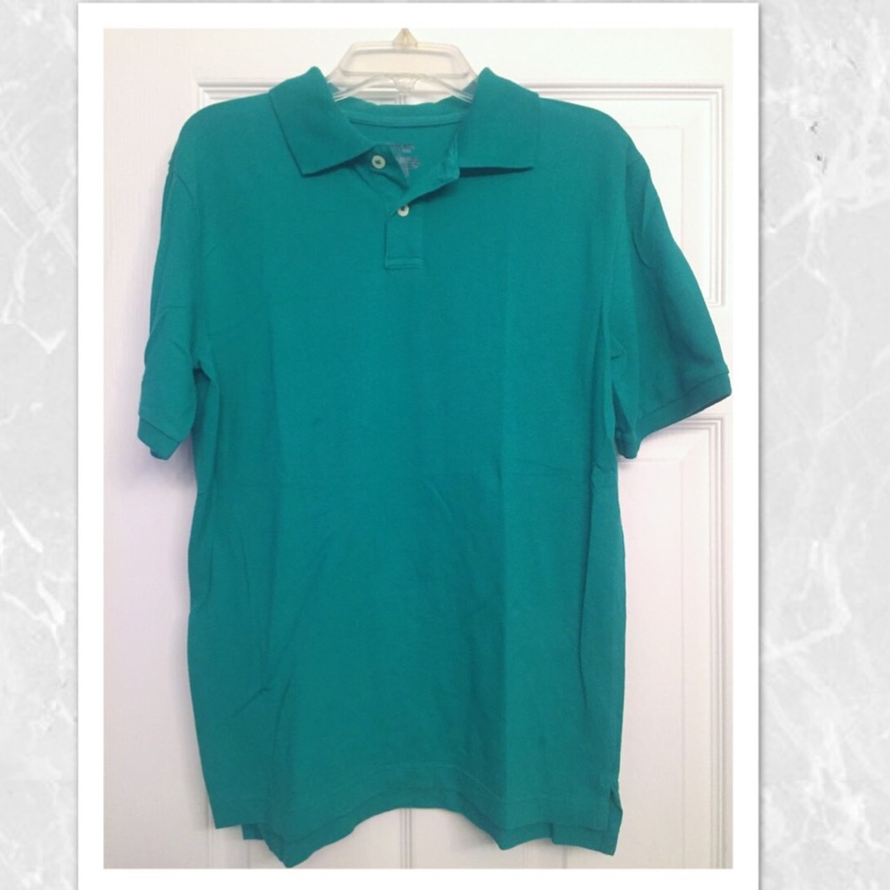 Dark green men’s polo